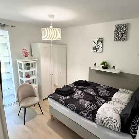 Paloma Blanca Gárdony