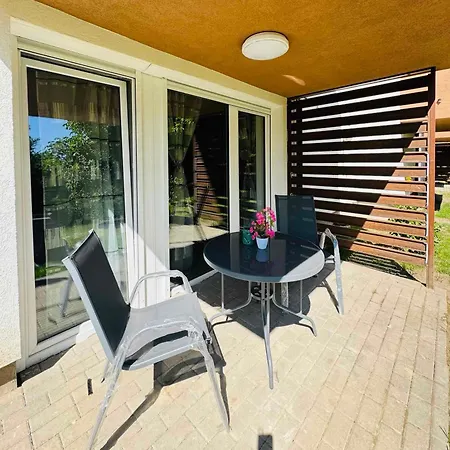 Paloma Blanca アパート