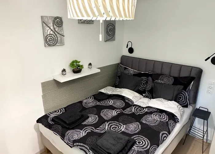 Paloma Blanca Gárdony