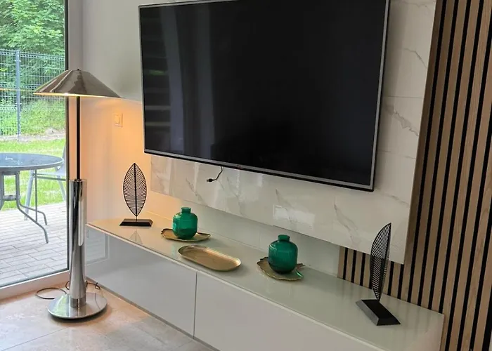 Paloma Blanca Gardony